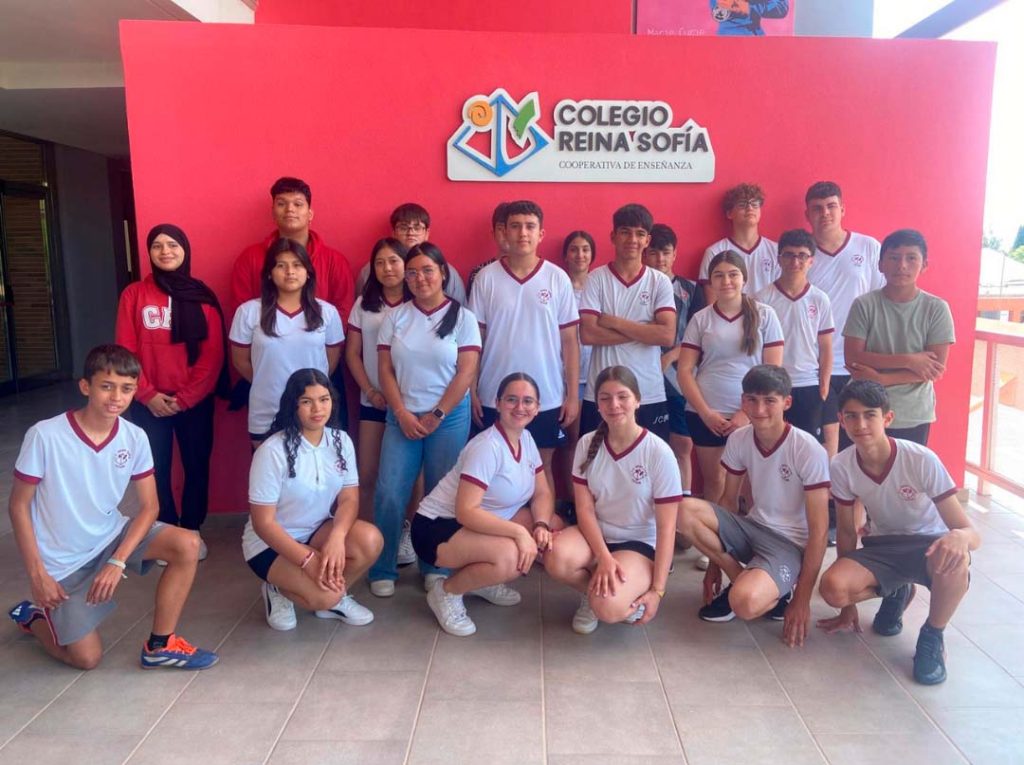 UECoE y Cajamar premian al colegio concertado Reina Sofía de Totana por fomentar la cultura emprendedora